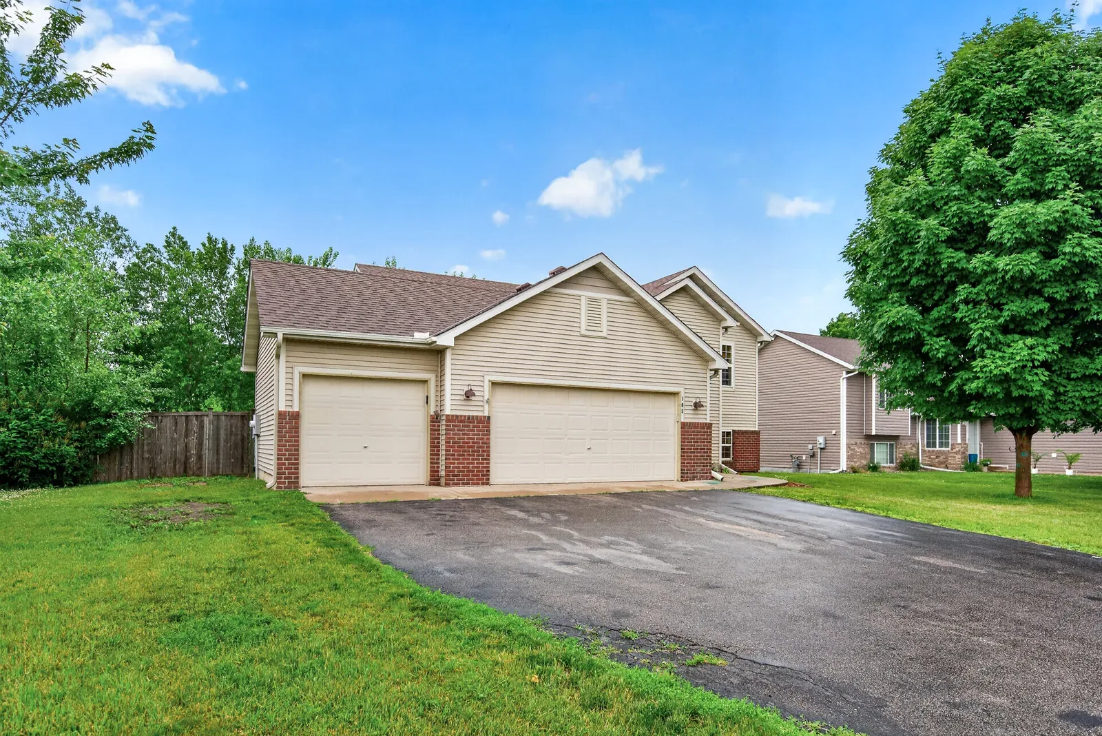 Roofing on a Minnesota home