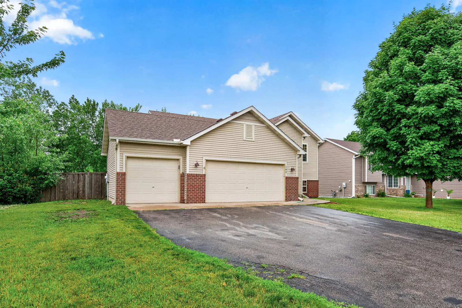Roofing on a Minnesota home