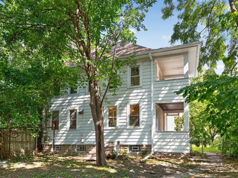 Rear elevation of the house seen from the yard