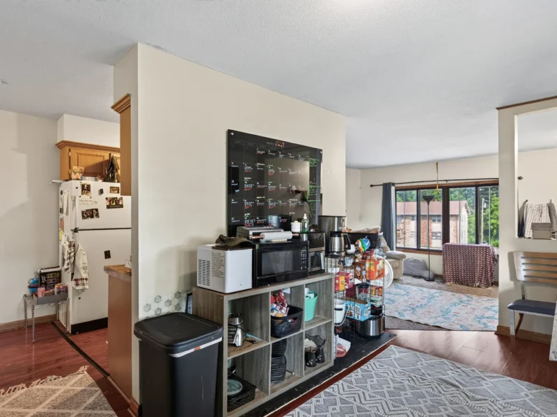 5017 Shoreline Drive