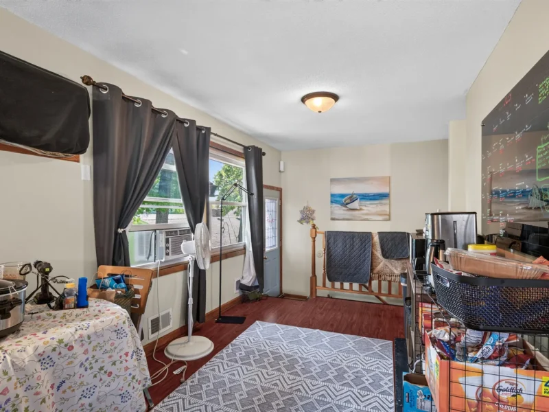 5017 Shoreline Drive