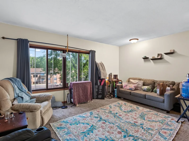 5017 Shoreline Drive