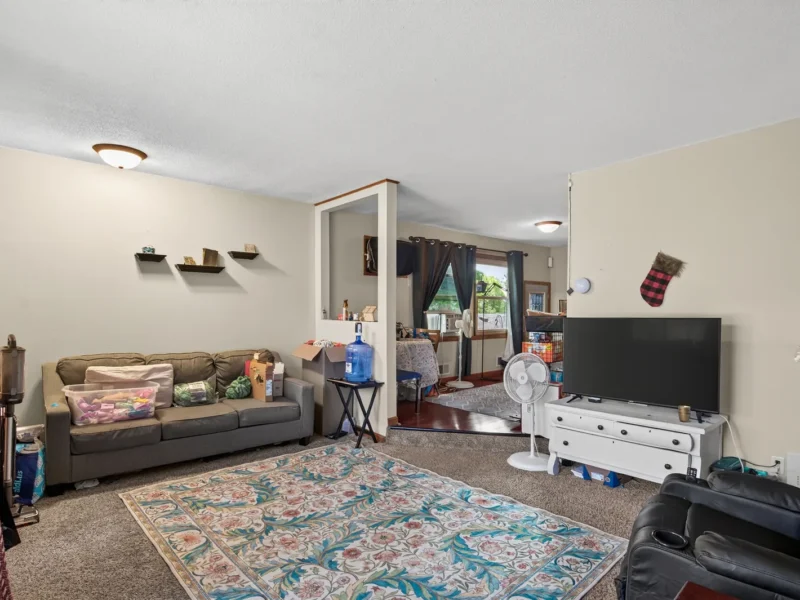 5017 Shoreline Drive